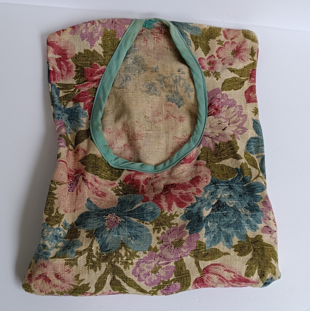 Vintage Linen Hanging Clothes Pin Bag + Wood Clothespins